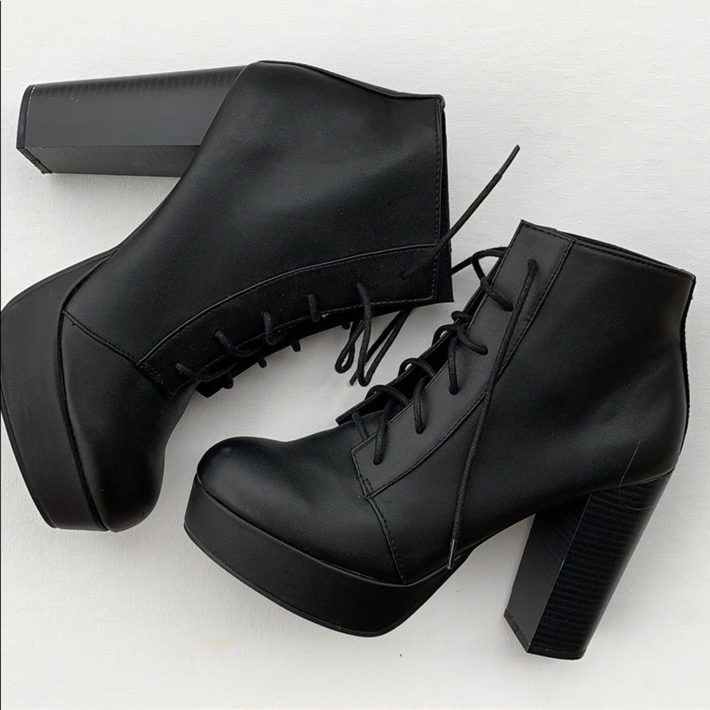 Barely worn H&M chunky heel black boot size 8.5
